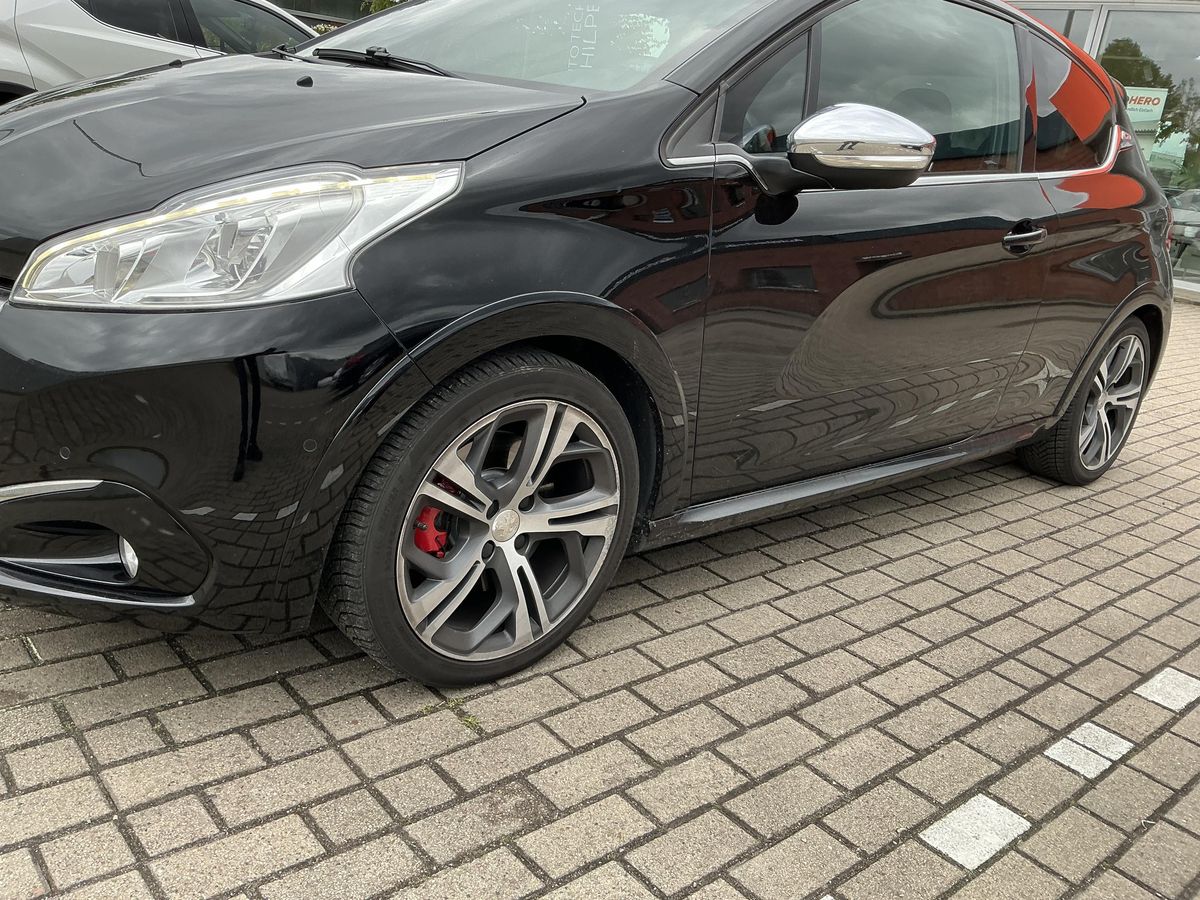 Peugeot 208 2016