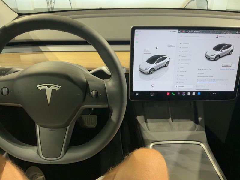 Tesla Model Y Max Range Dual RWD — zdjęcie 12