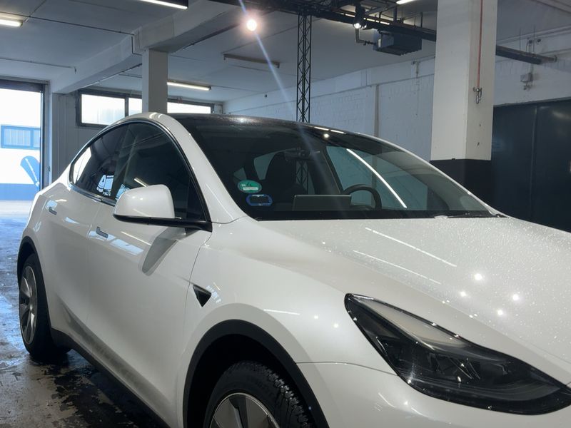 Tesla Model Y Max Range Dual RWD — zdjęcie 8