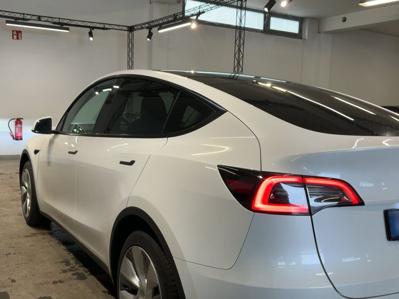 Tesla Model Y Max Range Dual RWD — zdjęcie 3