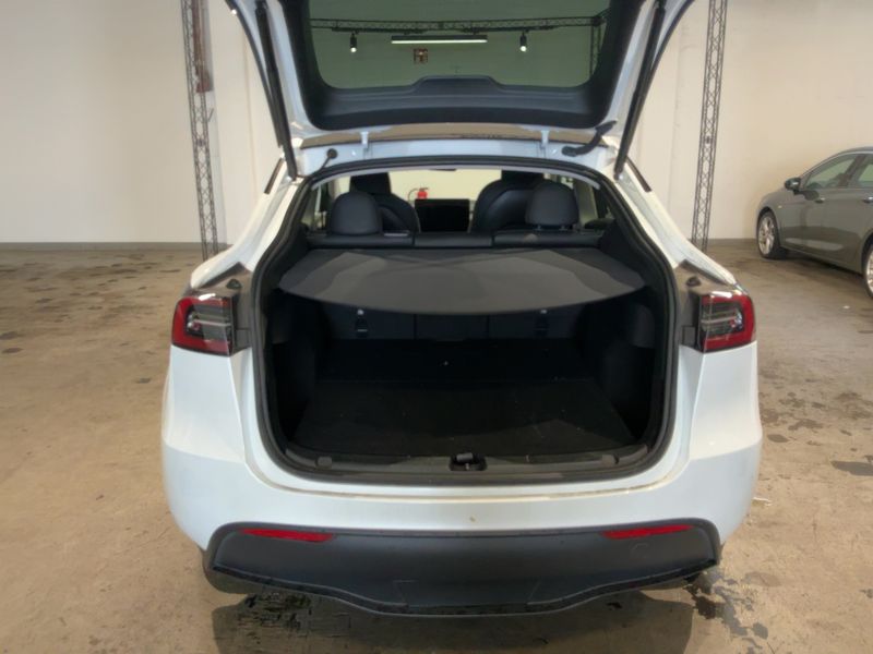 Tesla Model Y Max Range Dual RWD — zdjęcie 10