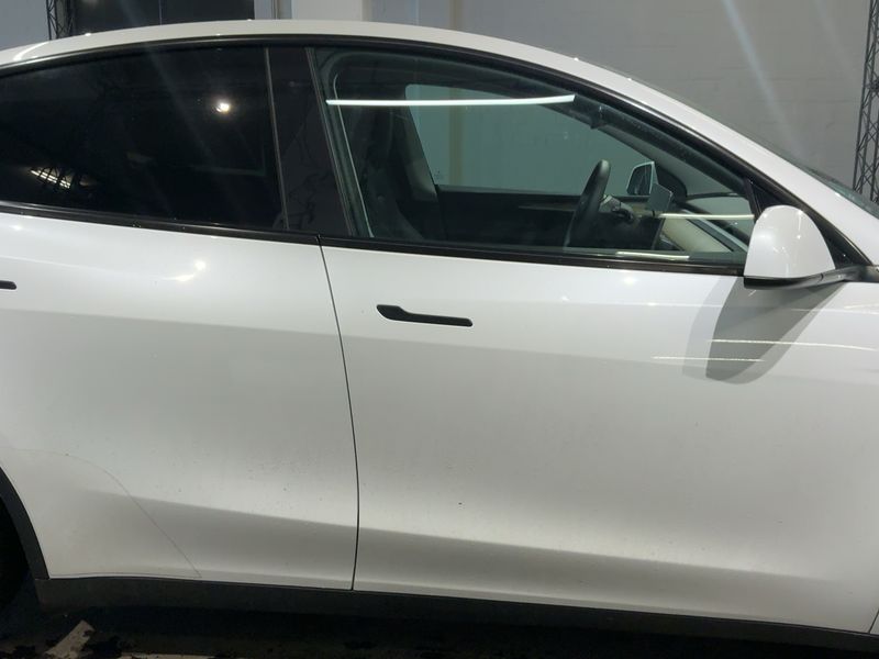 Tesla Model Y Max Range Dual RWD — zdjęcie 7