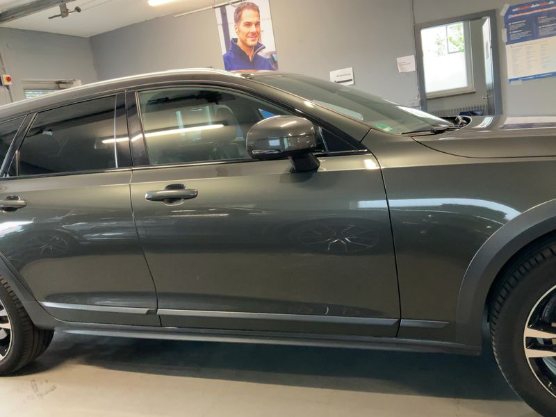 Volvo V90 Cross Country 2.0 D5 Pro AWD — zdjęcie 7