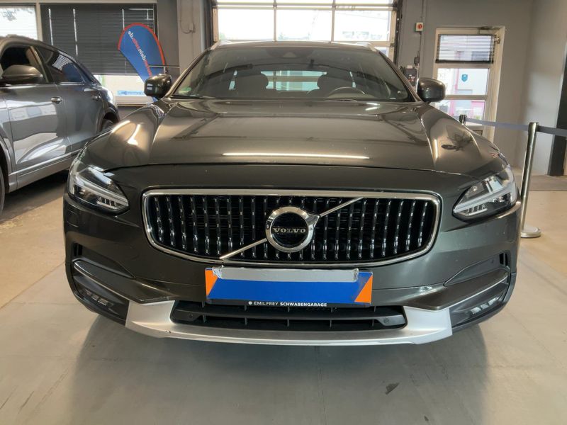 Volvo V90 Cross Country 2.0 D5 Pro AWD — zdjęcie 9