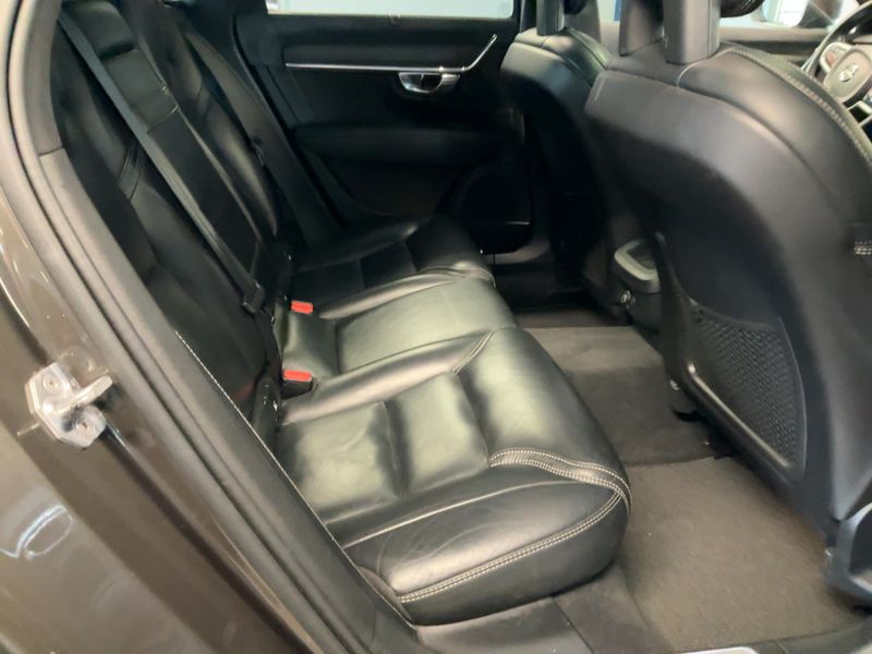 Volvo V90 Cross Country 2.0 D5 Pro AWD — zdjęcie 14