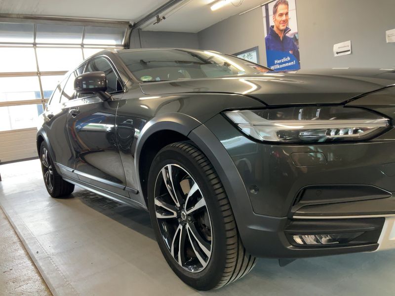 Volvo V90 Cross Country 2.0 D5 Pro AWD — zdjęcie 8
