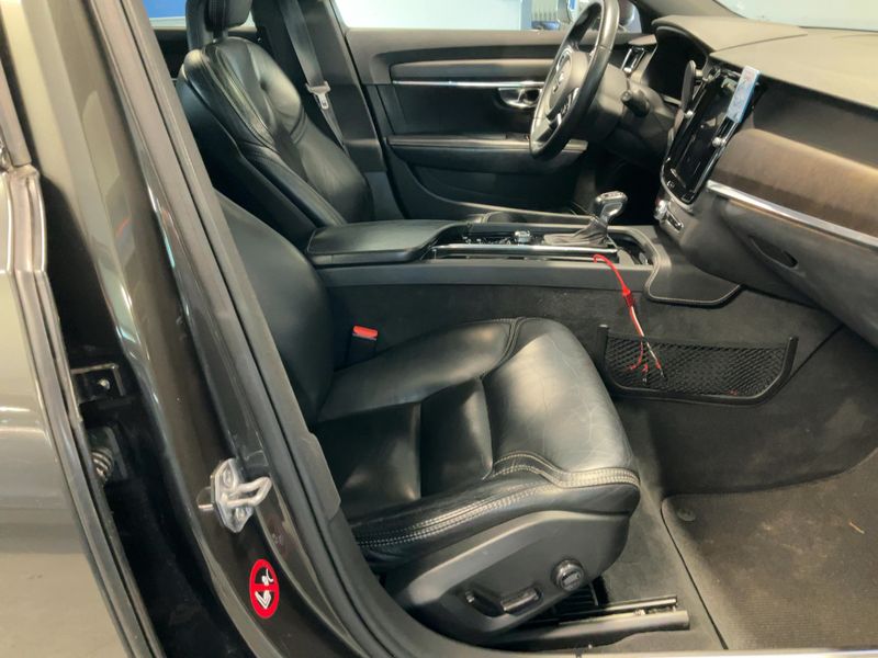 Volvo V90 Cross Country 2.0 D5 Pro AWD — zdjęcie 11