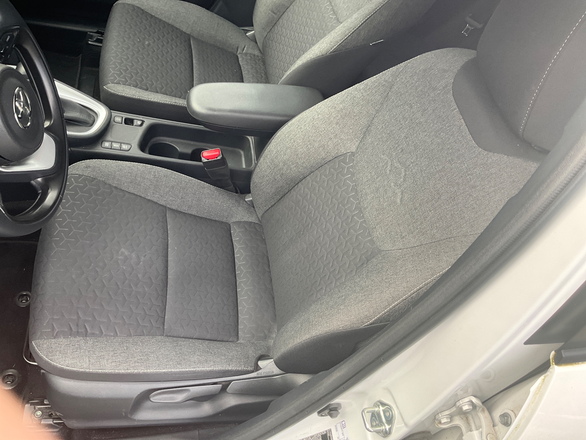 Toyota Yaris Cross 1.5 Hybrid 2WD Business Edition photo Toyota Yaris Cross 1.5 Hybrid 2WD Business Edition