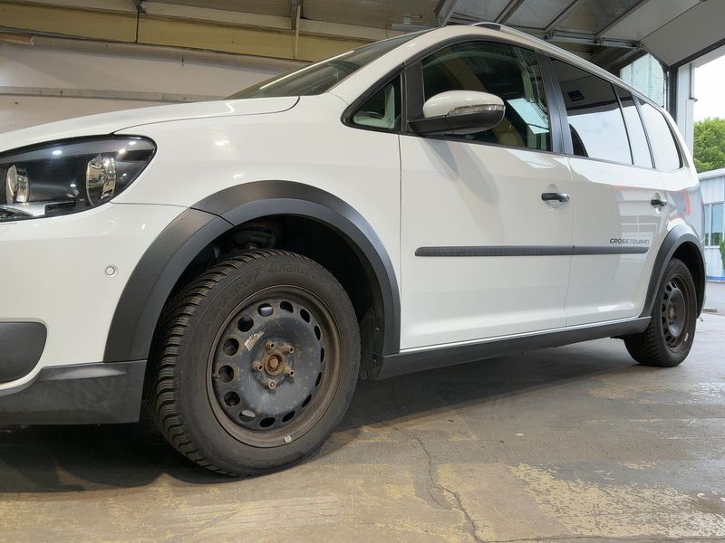 Volkswagen Touran 2.0 TDI CrossTouran — zdjęcie 2