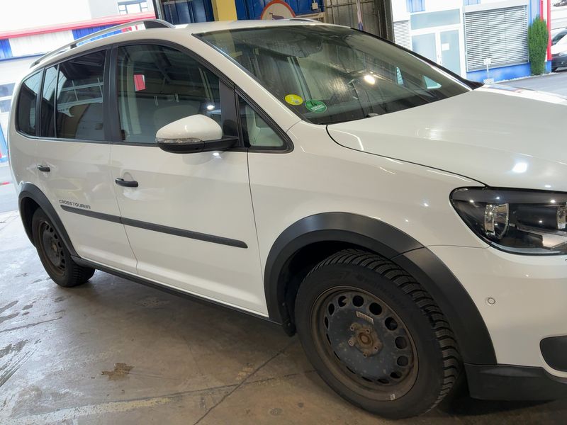 Volkswagen Touran 2.0 TDI CrossTouran — zdjęcie 8