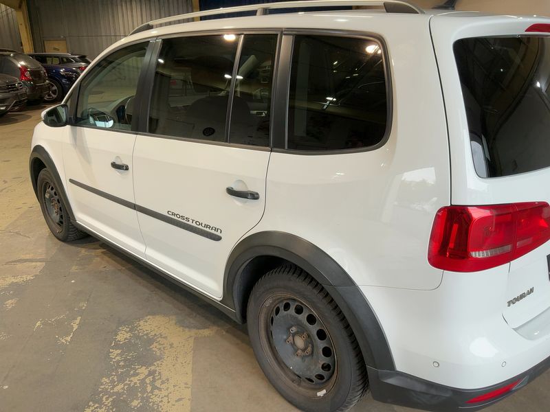 Volkswagen Touran 2.0 TDI CrossTouran — zdjęcie 3