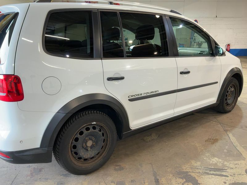 Volkswagen Touran 2.0 TDI CrossTouran — zdjęcie 6