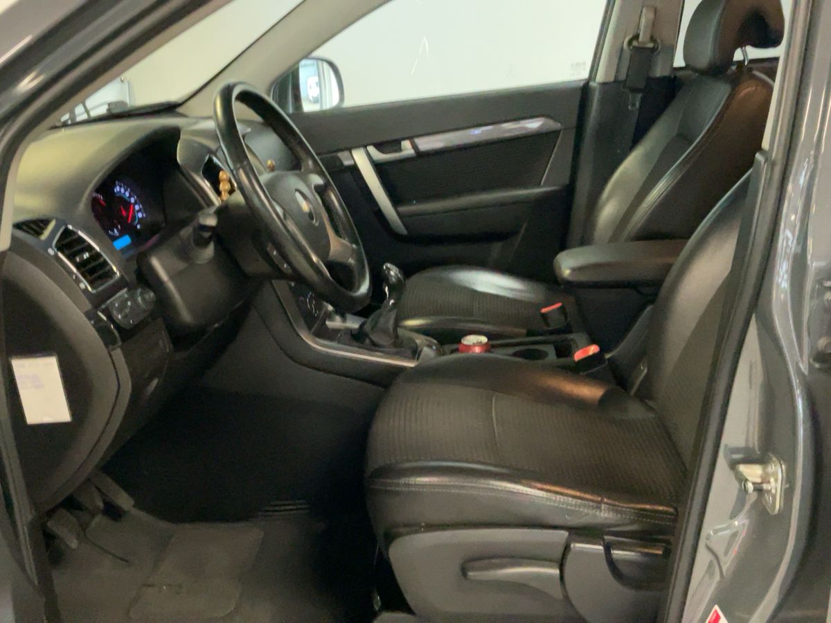 Chevrolet Captiva 2010 — photo 17