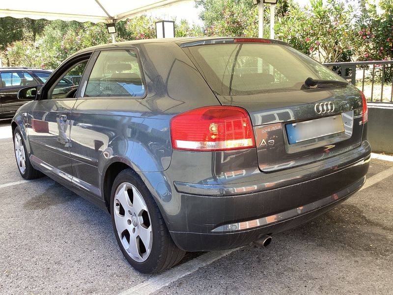Audi A3 1.6 Ambition — zdjęcie 3