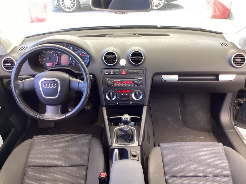 Audi A3 1.6 Ambition — zdjęcie 12
