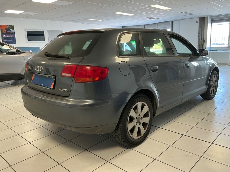 Audi A3 Sportback 1.9 TDI Ambiente — zdjęcie 2