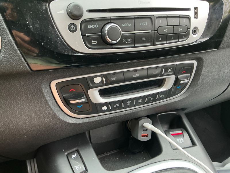 Renault Grand Scenic 1.6 dCi BOSE Edition 2014 – снимка 27