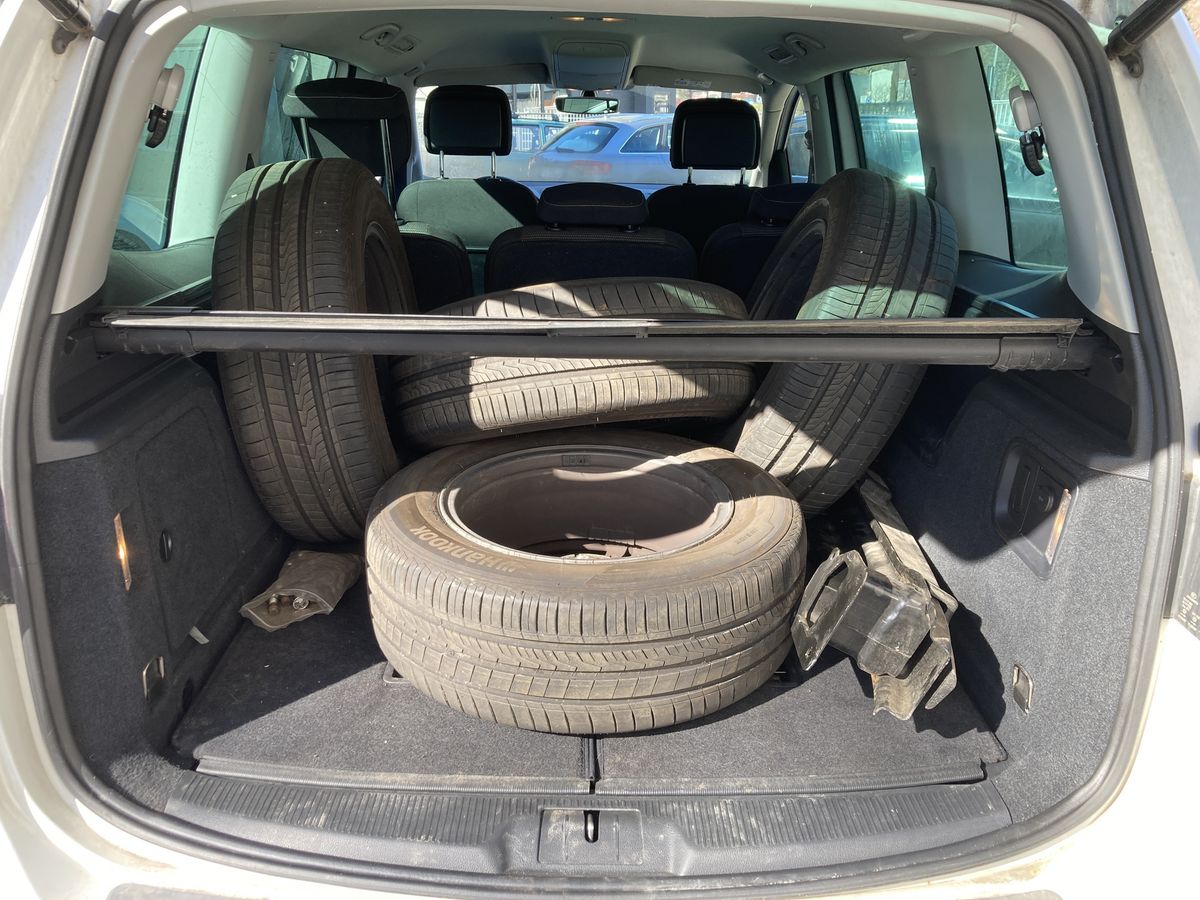 Volkswagen Sharan 2016 — photo 10