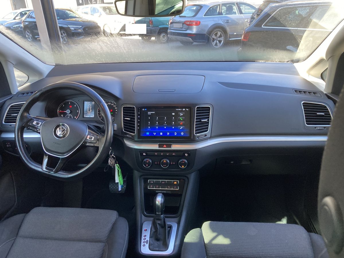 Volkswagen Sharan 2016 — photo 12