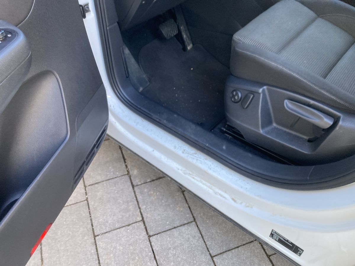 Volkswagen Sharan 2016 — photo 53