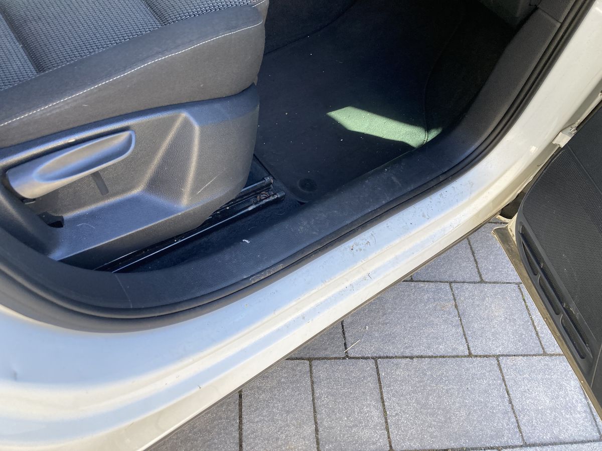 Volkswagen Sharan 2016 — photo 50