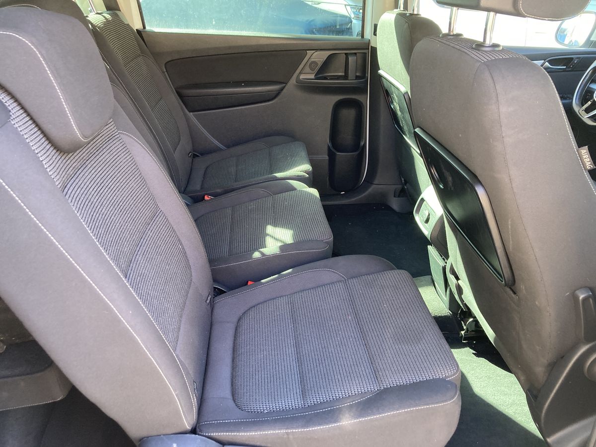 Volkswagen Sharan 2016 — photo 49