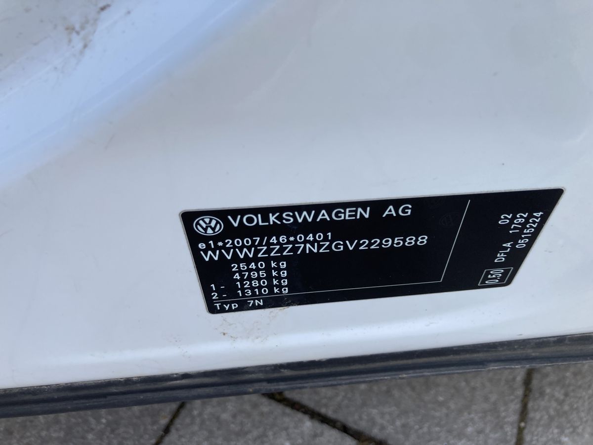 Volkswagen Sharan 2016 — photo 29