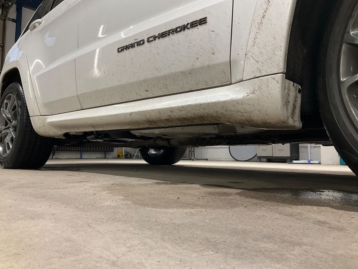 Jeep Grand 2016 — photo 49