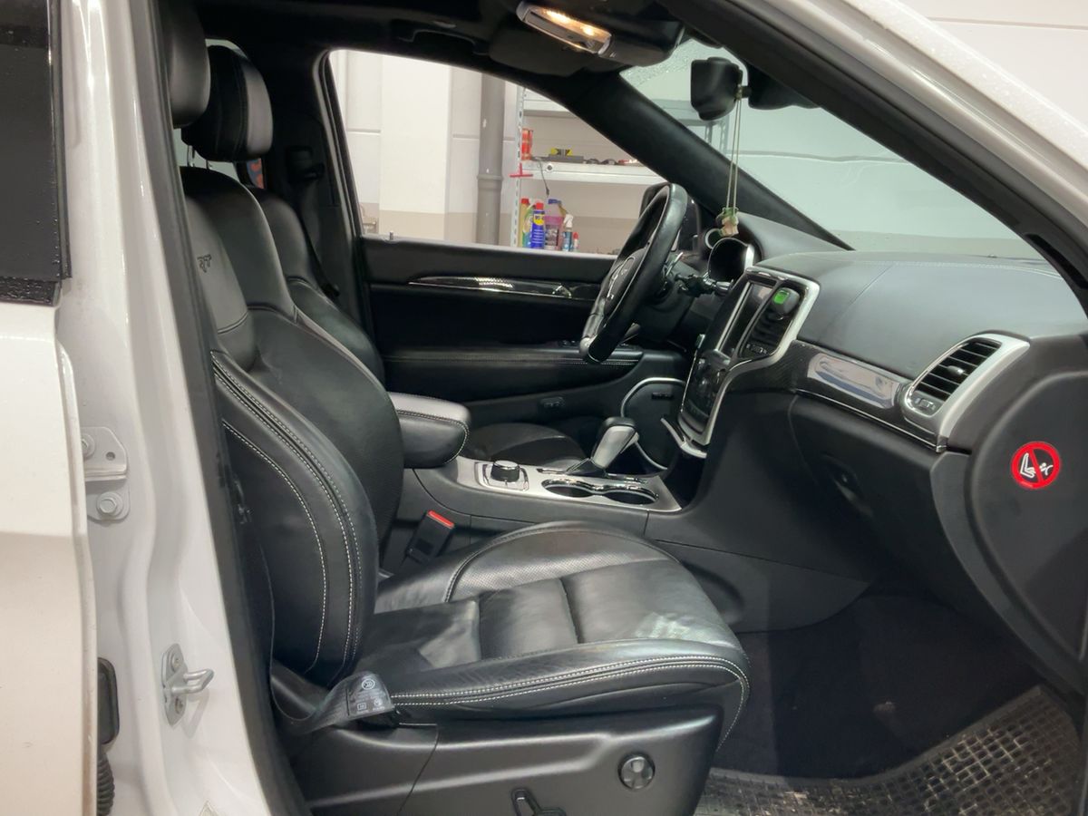 Jeep Grand 2016 — photo 17