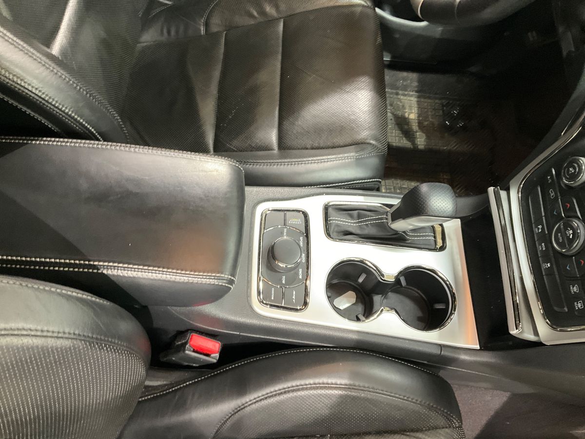 Jeep Grand 2016 — photo 27