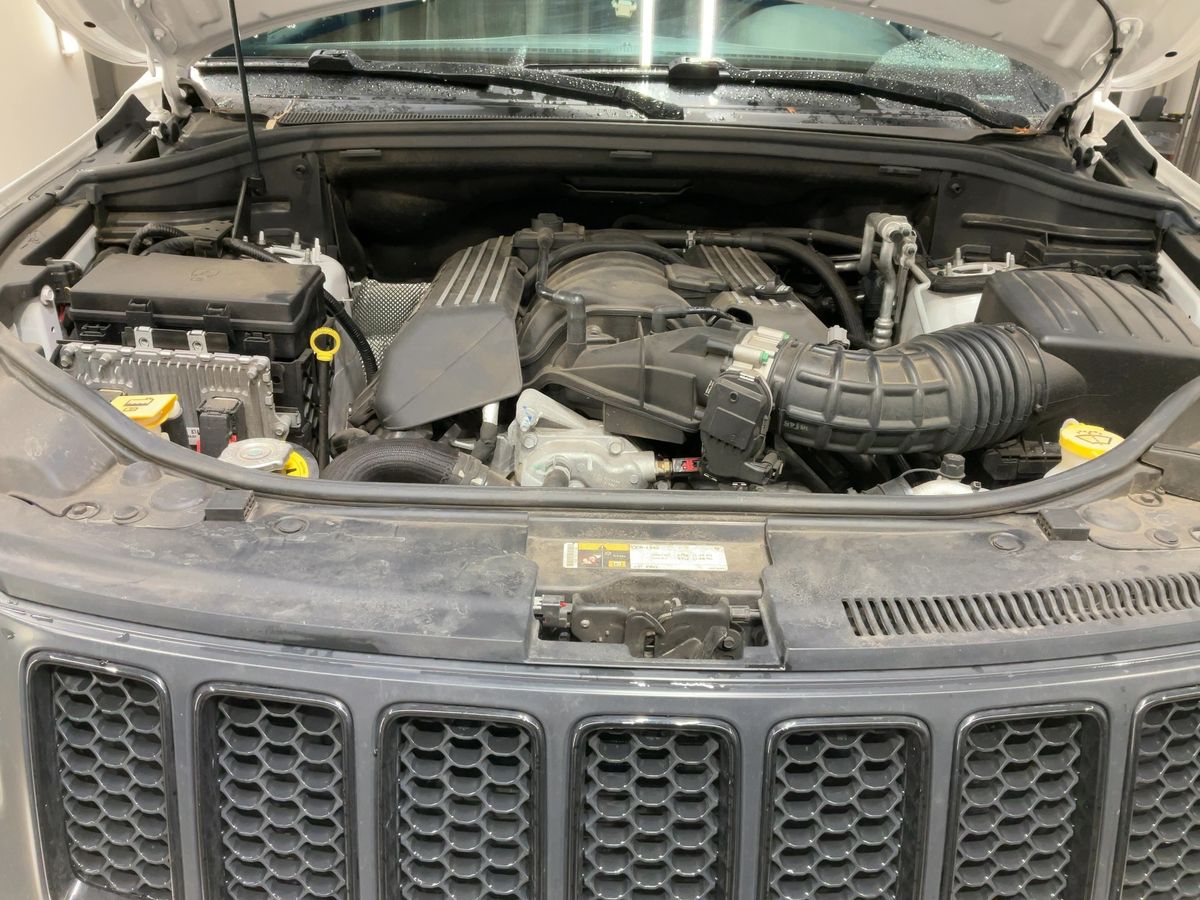 Jeep Grand 2016 — photo 38