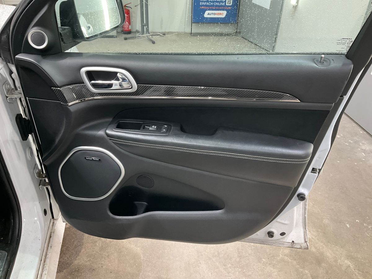 Jeep Grand 2016 — photo 28
