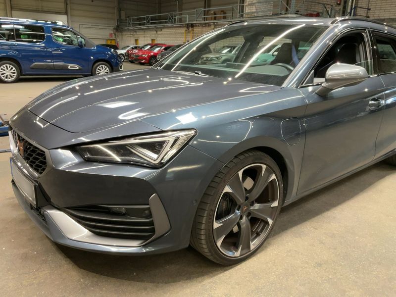 Cupra Leon 1.4 e-HYBRID VZ — zdjęcie 2