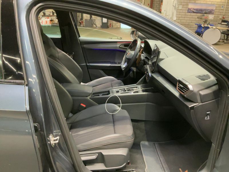 Cupra Leon 1.4 e-HYBRID VZ — zdjęcie 11