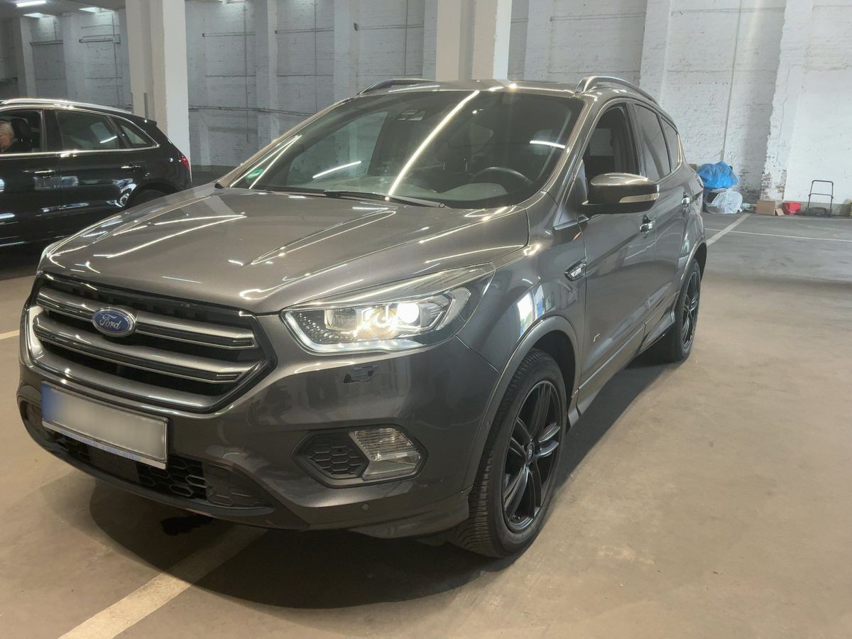 Ford Kuga 2018 — photo 1