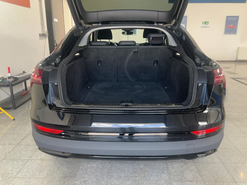 Audi e-tron Sportback 50 quattro — zdjęcie 10