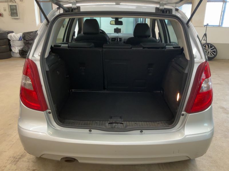 Mercedes-Benz A-Klasse A 160 Classic 2011 – снимка 15