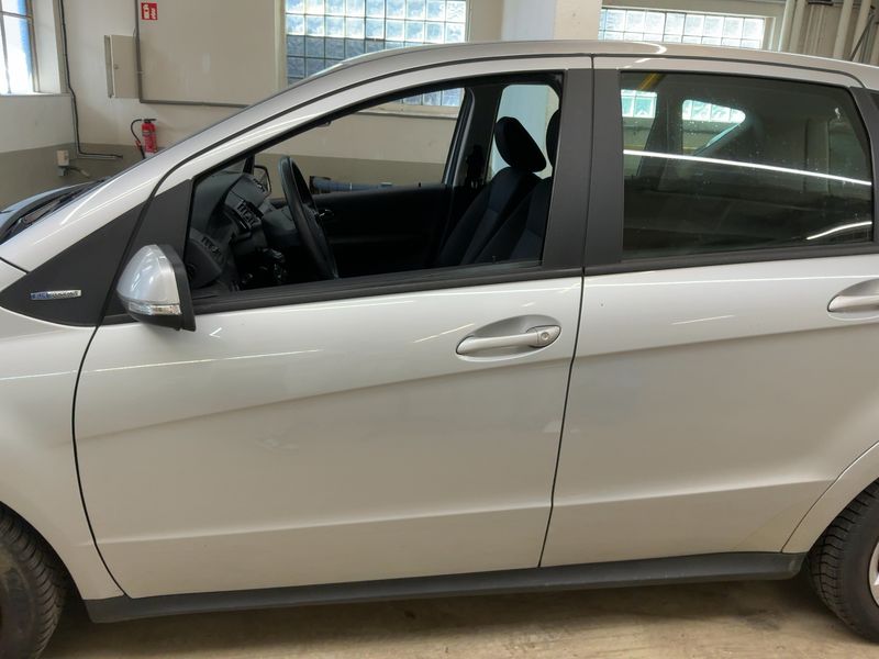 Mercedes-Benz A-Klasse A 160 Classic 2011 – снимка 4