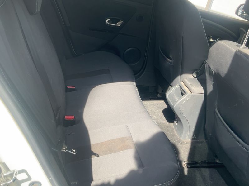 Renault Megane 1.5 dCi Dynamique — zdjęcie 14