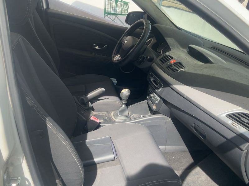 Renault Megane 1.5 dCi Dynamique — zdjęcie 11