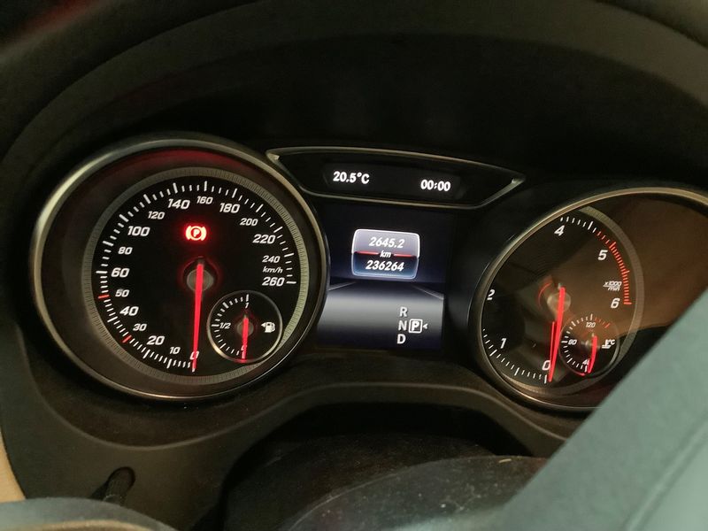 Mercedes-Benz CLA-Klasse CLA 220 Shooting Brake Urban — zdjęcie 13