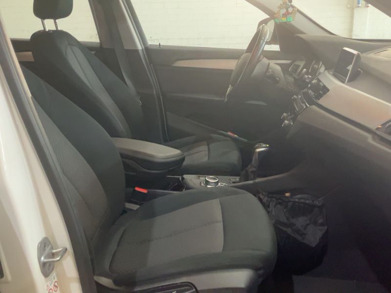 BMW X1 xDrive 25e Advantage — zdjęcie 11