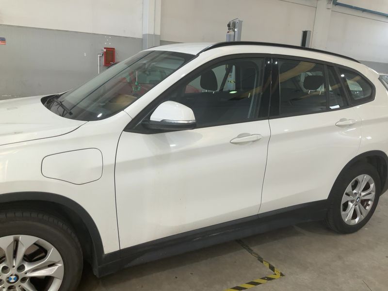 BMW X1 xDrive 25e Advantage — zdjęcie 4