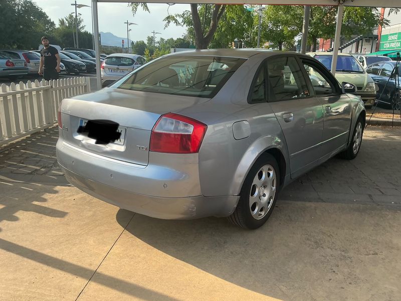 Audi A4 1.9 TDI — zdjęcie 2