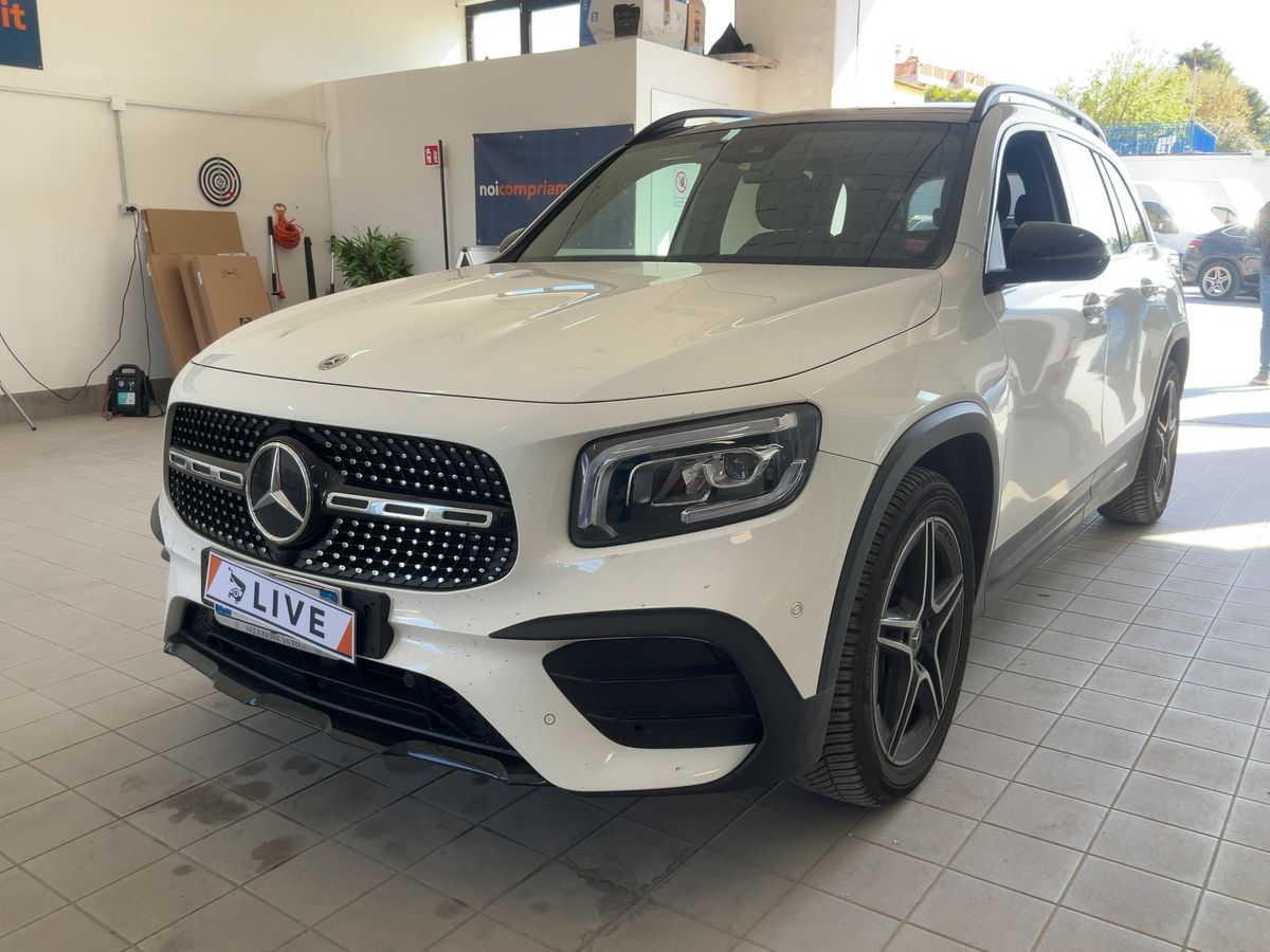 Mercedes-Benz GLB-Klasse 2021 — photo 1