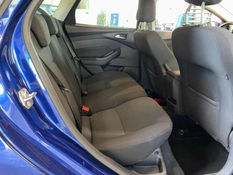 Ford Focus 1.5 TDCi Business — zdjęcie 14