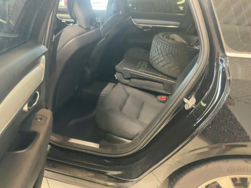 Volvo V90 2.0 T4 Momentum — zdjęcie 14