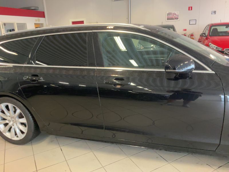 Volvo V90 2.0 T4 Momentum — zdjęcie 7