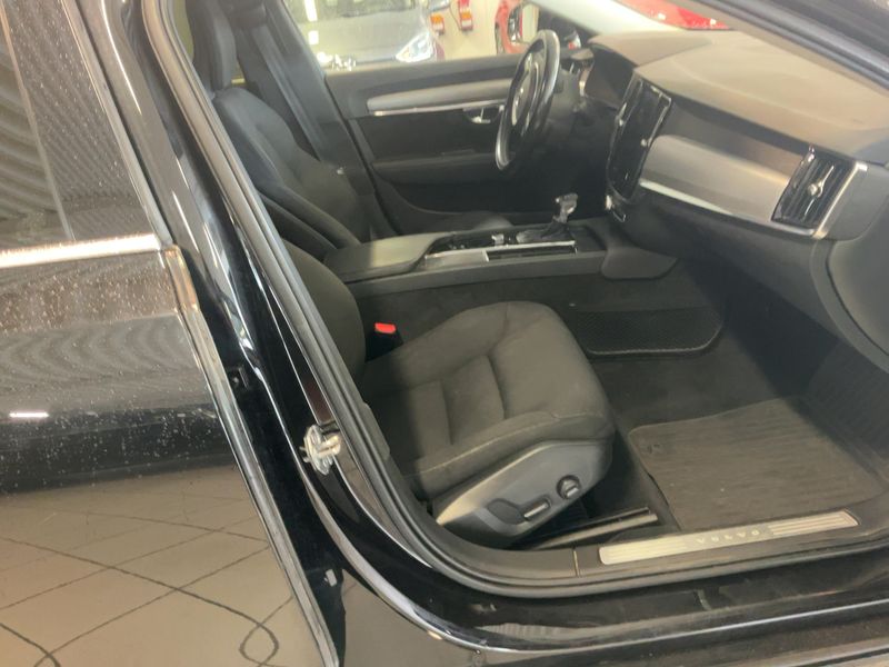 Volvo V90 2.0 T4 Momentum — zdjęcie 11