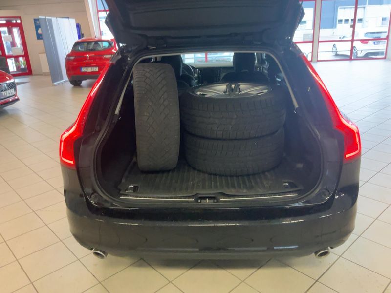 Volvo V90 2.0 T4 Momentum — zdjęcie 10